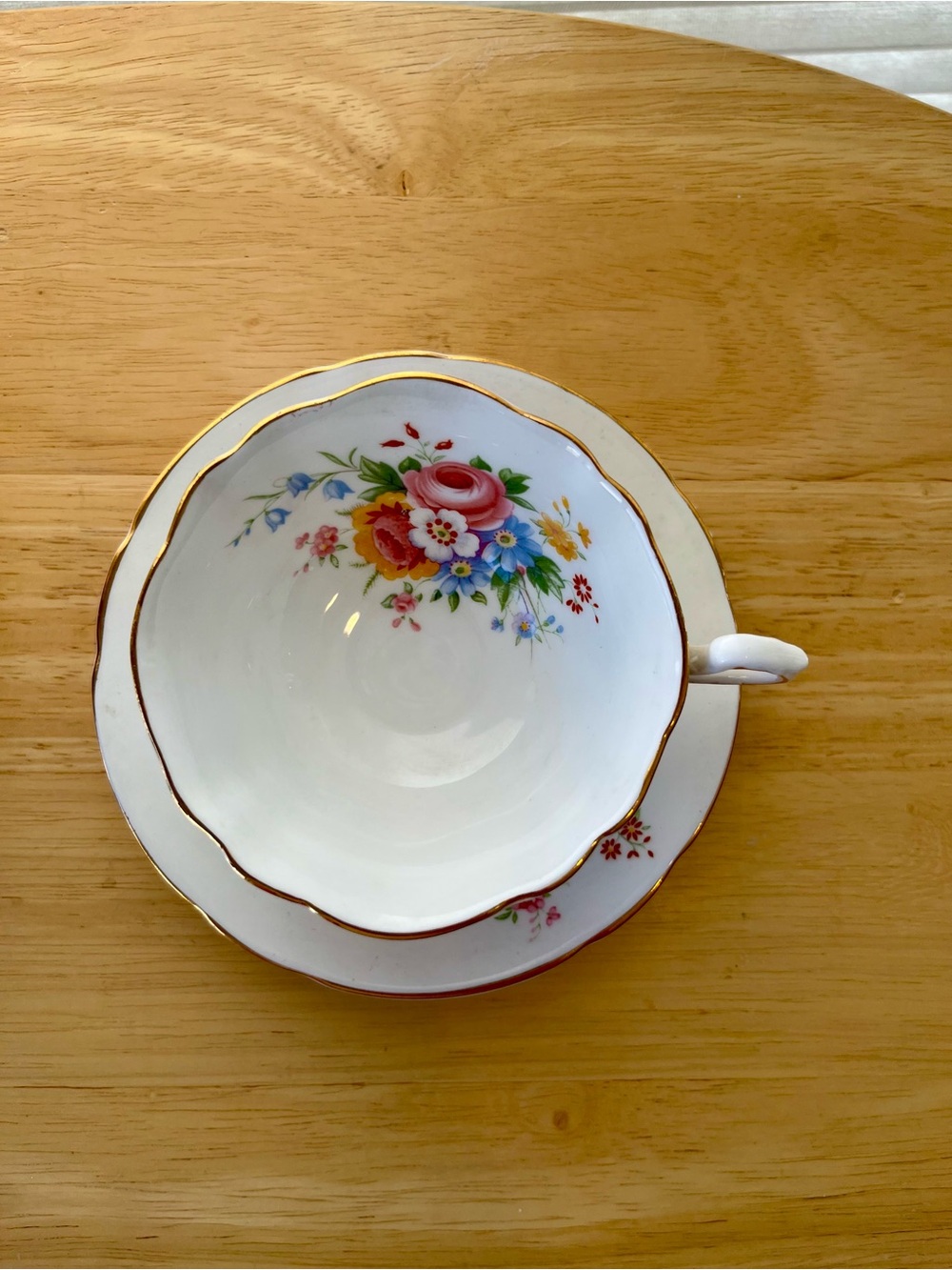 Royal Albert & Roslyn Bone China Teacup Set - Picture 5 of 11